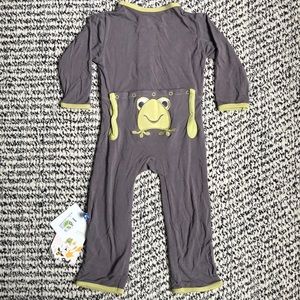 ✨NWT✨  KicKee Pants Onesie